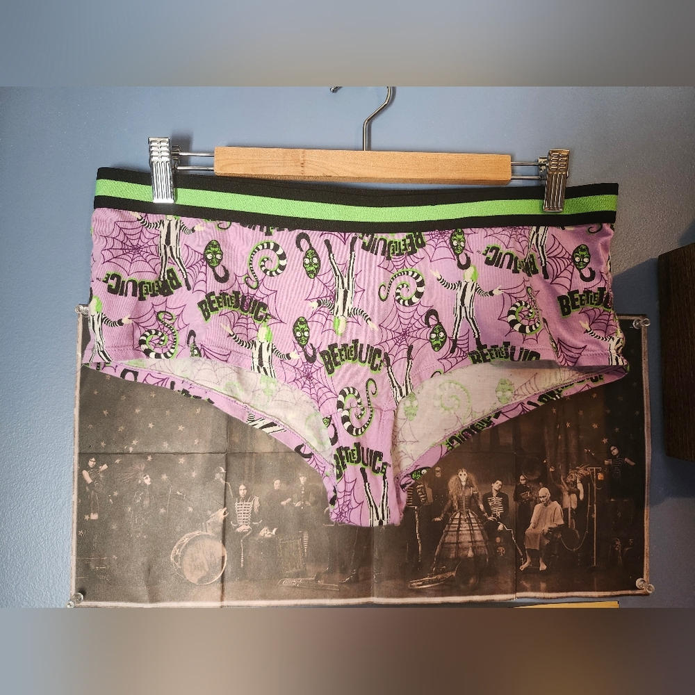 NWOT Torrid Beetlejuice Boyshort